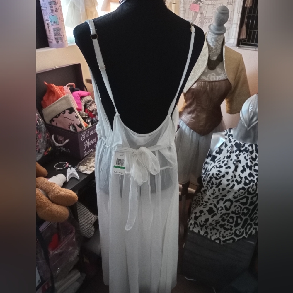 Flora Vintage Nightgown Very Sheer - Picture 10 of 16